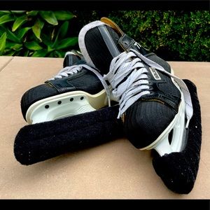 Vintage Bauer Canada Hockey Ice Skates